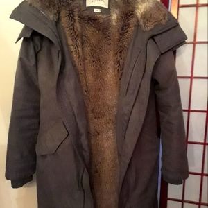Barbaton parka jacket in faux fur. Detachable hood. Fantastic condition.